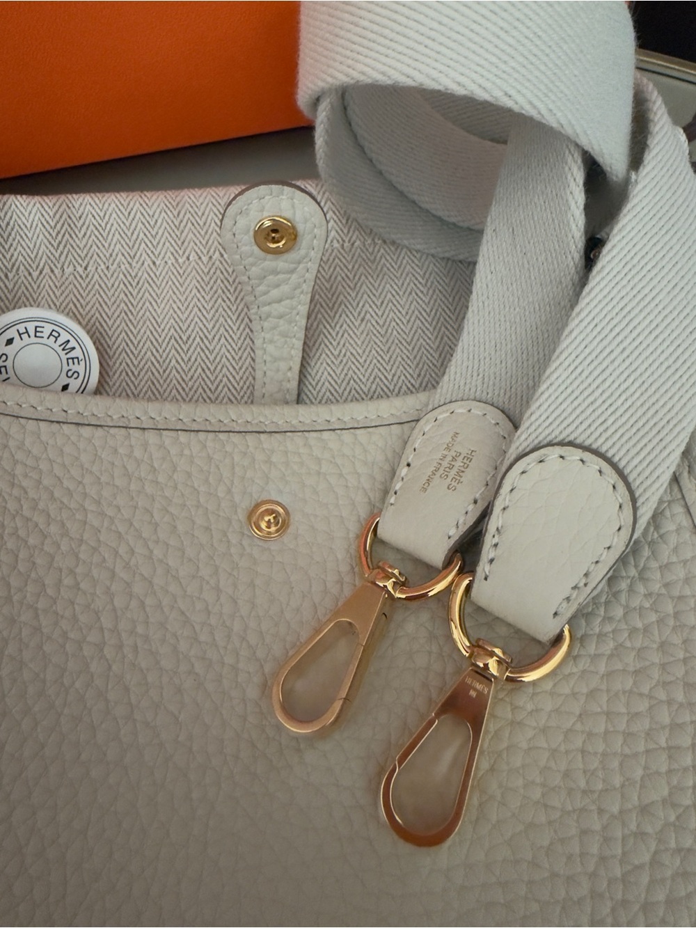 Hermès Evelyne 16 TPM  Bag in Craie Gold Hardware Clemence Leather 2026 stamp G - Picture 6 of 14